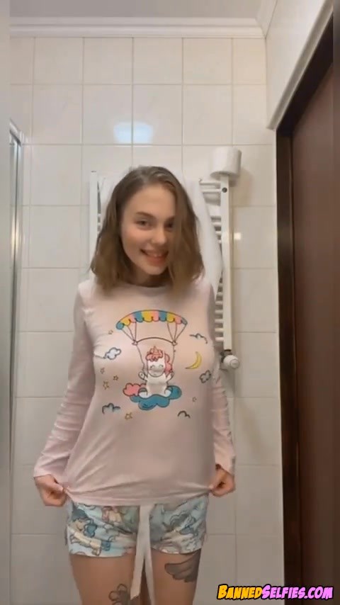 Lilian Hot Tiktok Selfie Cover 2