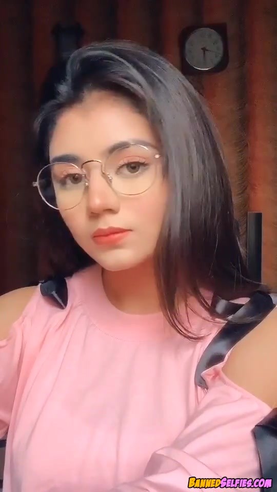 Alisha 20 Years College Girl Epic Nude Selfie On Tiktok Bannedselfies