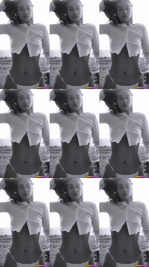 Joslyn Nude Instagram Selfie