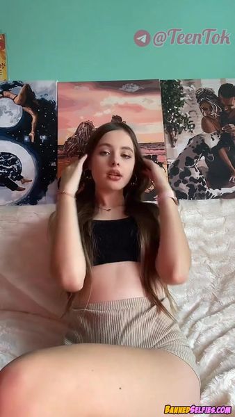 Deborah – Nude Instagram Selfie