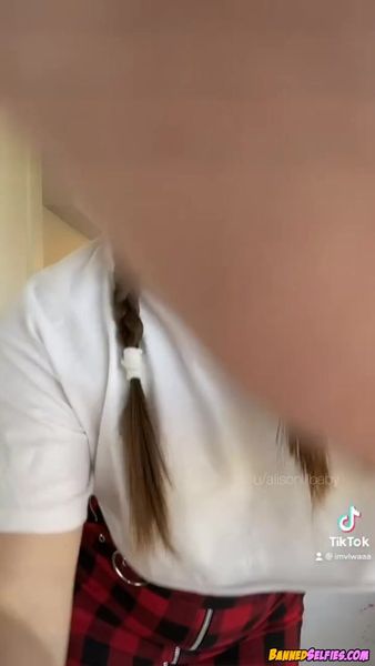 Ayanna – 18 Years School Babe Epic Nude Selfie On Instagram