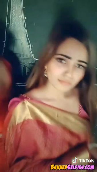 Cristina – 19 Year Old Cheerleader Girl Nude On Tiktok