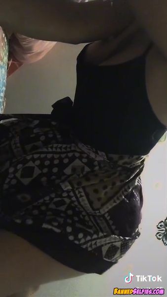 Eve – 23 Year Old Cheerleader Girl Nude On Tiktok