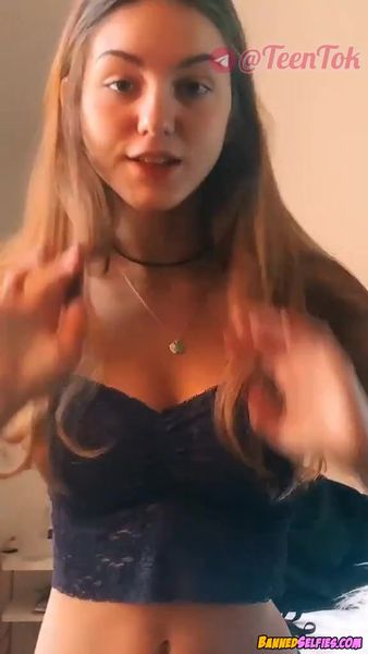 Grace – Sexy Babe Strips