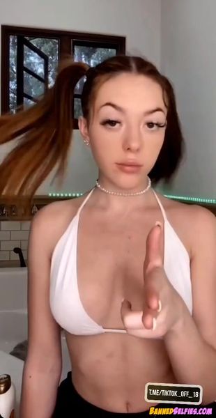 Harmony – Amazing 18 Years Old School Babe Nude Instagram Selfie