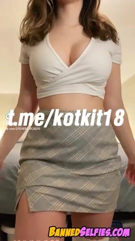 Kaia – Teen Nude Tiktok Selfie