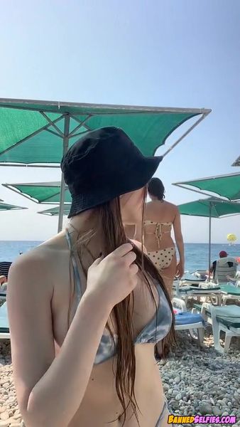 Makenna – Young Girl Strips And Shows On Tiktok