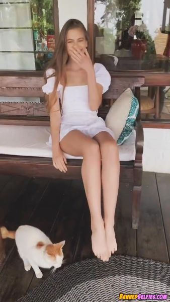 Marely – 21 Years Cheerleader Girl Epic Nude Selfie On Tiktok