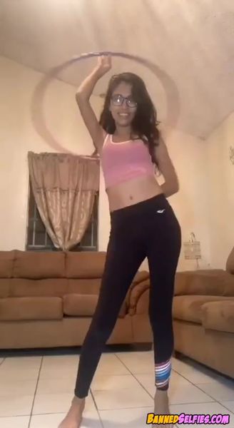 Monserrat – Amazing 23 Years Old Cheerleader Babe Nude Tiktok Selfie