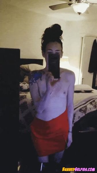 [Image: 97727713_Micaela_-_Nude_Tiktok_Selfie.Cover1.jpg]