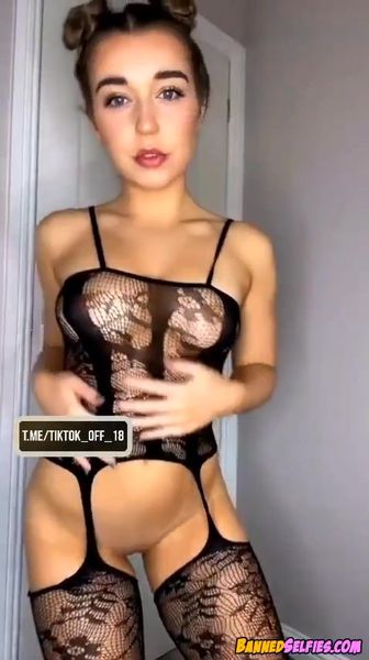 Viviana – Teen Nude Tiktok Selfie