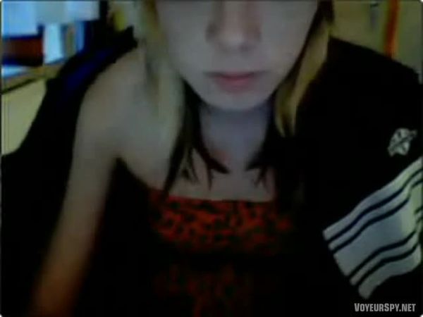 Cute Girl Bate On  Webcam Chat Vbackv