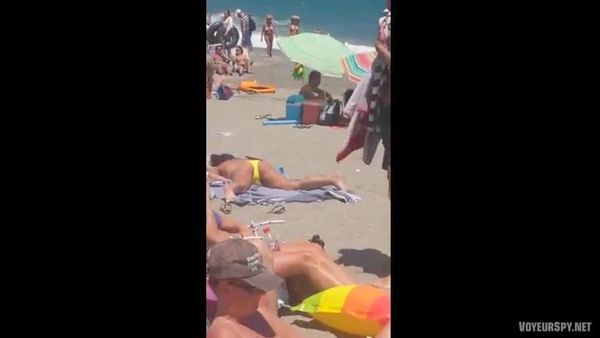 Girl Caught Masturbating On Public Beach Vbacxz